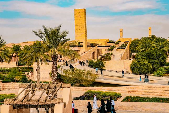 Tailor-made Family Vacations in Saudi Arabia