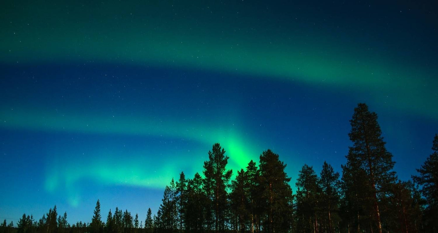 Aurora Borealis & Glass Igloo