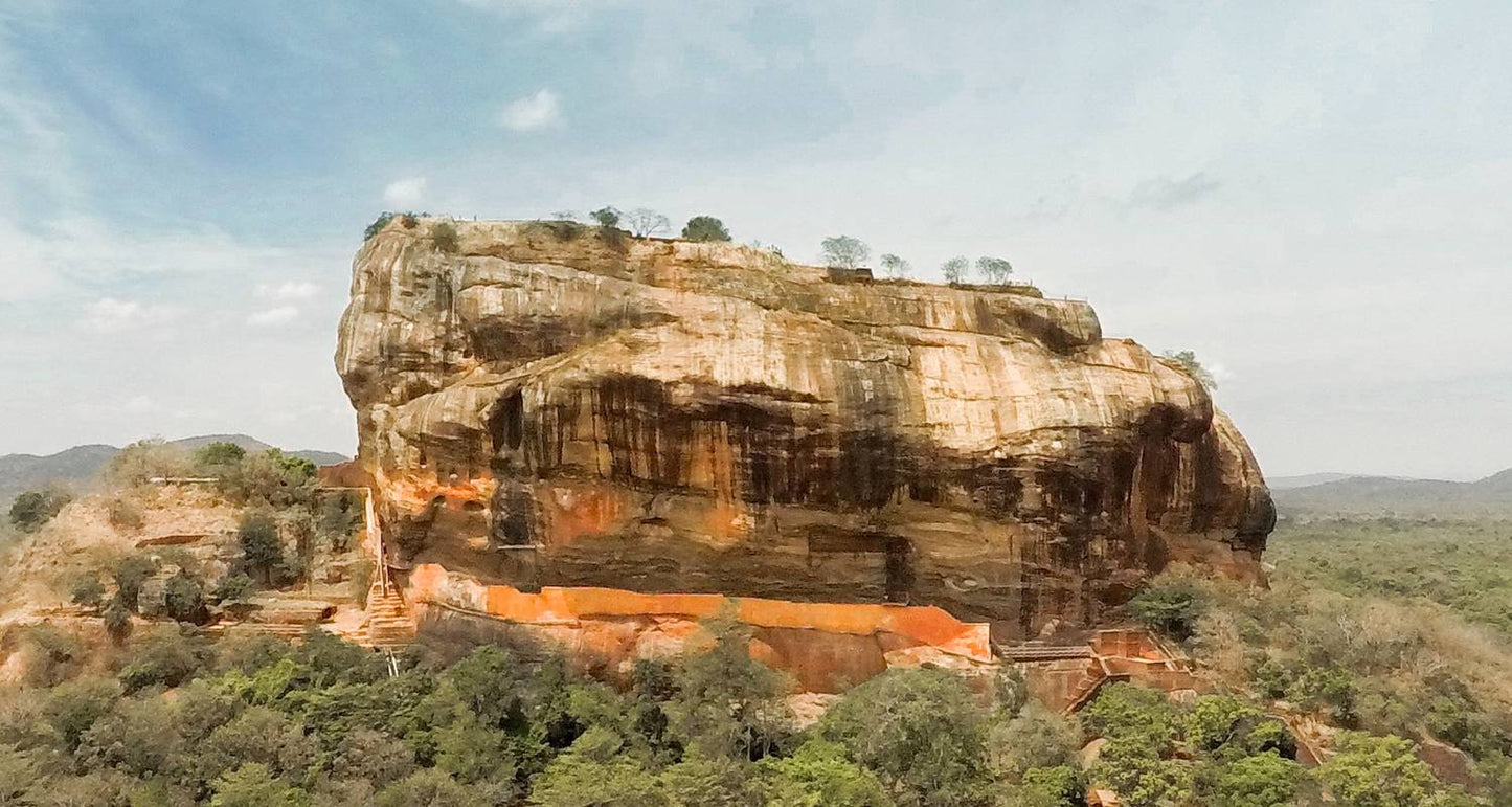 Discover the Best of Sri Lanka: From Coastal Beauty to Cultural Marvels" "Luxury Package "