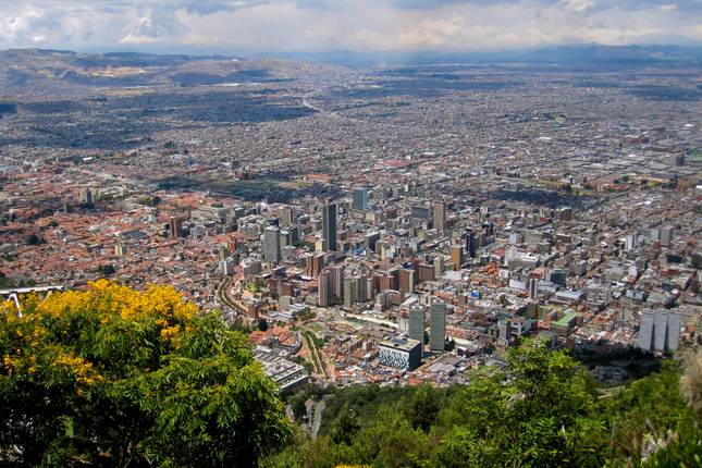 7 Days Rainbow Waters & City Lights - Colombia’s Wonders