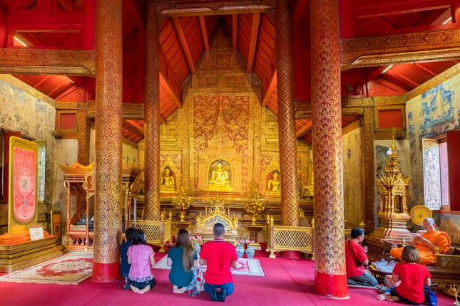 5 Days Exploring Thailand's Floating Markets And Temples