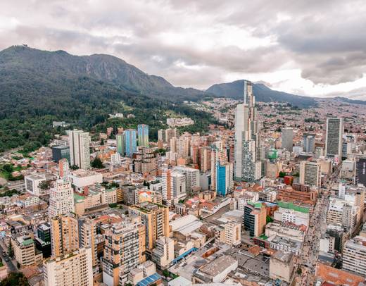 7 Days Rainbow Waters & City Lights - Colombia’s Wonders